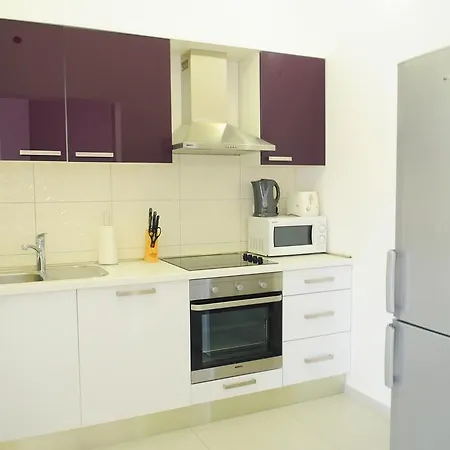 Holiday & Apartment *